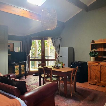 Waterhouse Guest Lodge - Indus Street Претория Стая снимка
