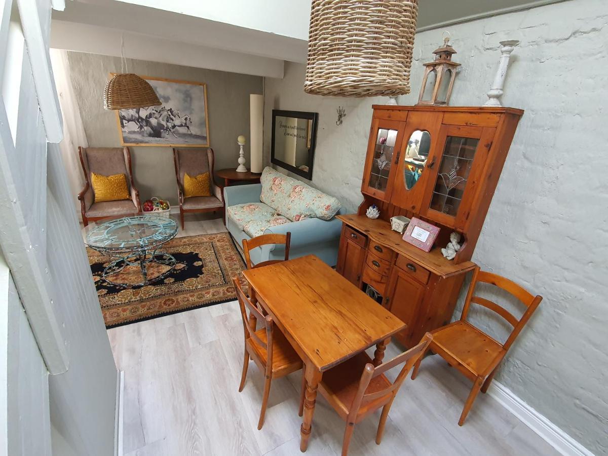 Waterhouse Guest Lodge - Indus Street Претория Екстериор снимка