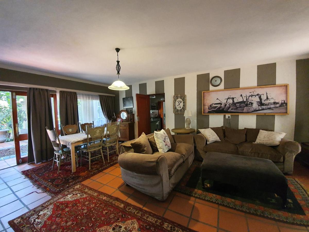Waterhouse Guest Lodge - Indus Street Претория Екстериор снимка