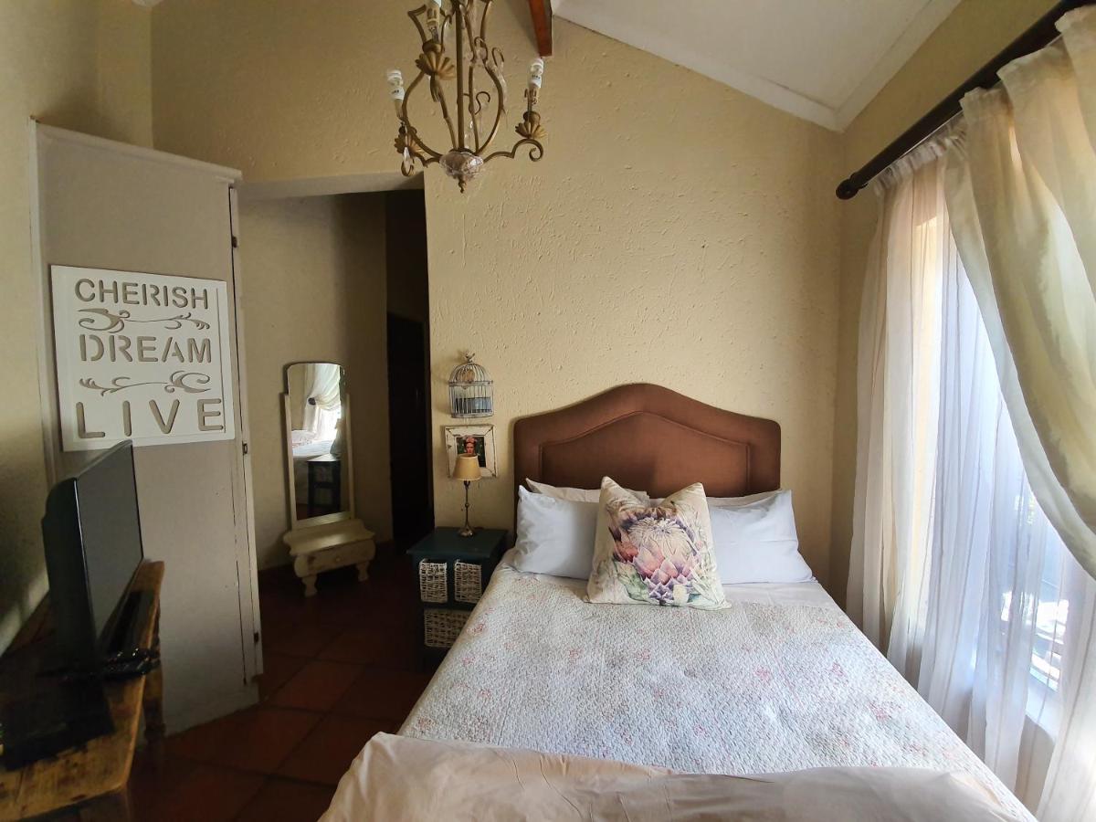 Waterhouse Guest Lodge - Indus Street Претория Екстериор снимка