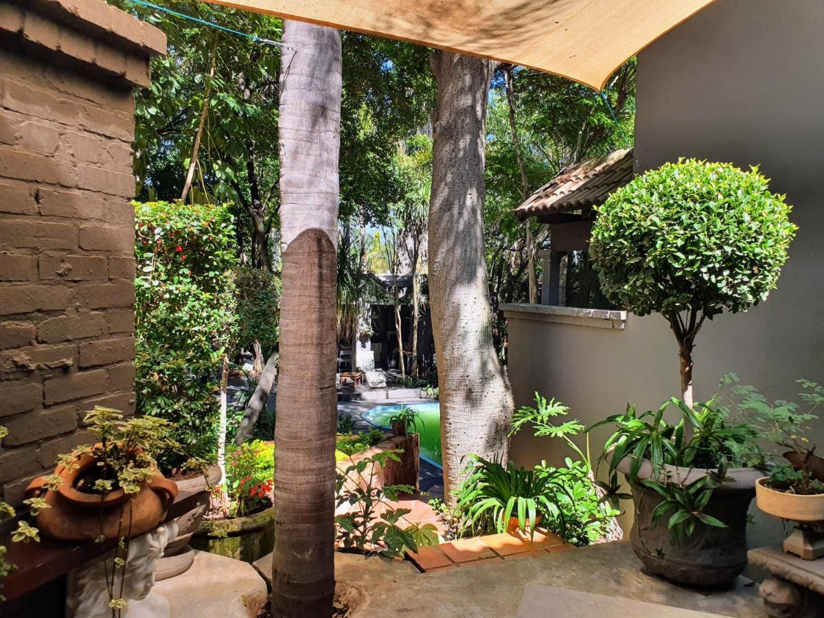 Waterhouse Guest Lodge - Indus Street Претория Екстериор снимка