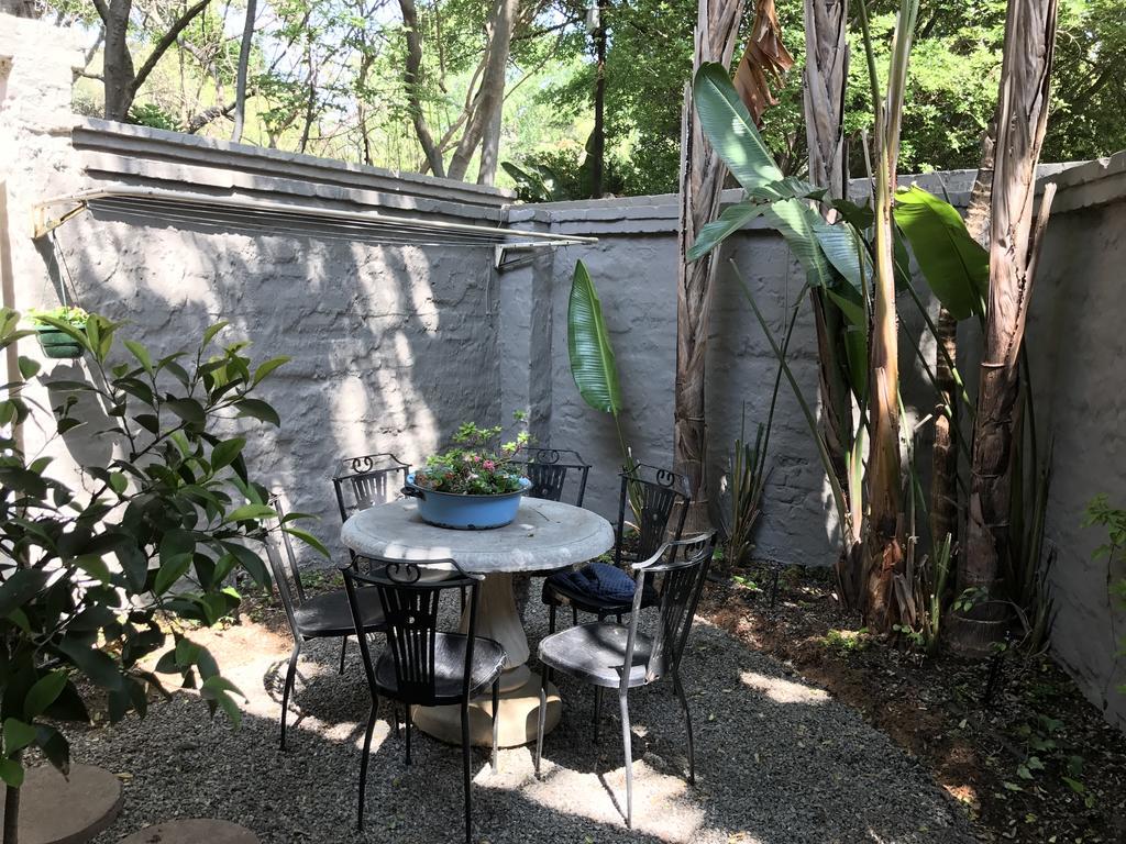 Waterhouse Guest Lodge - Indus Street Претория Екстериор снимка